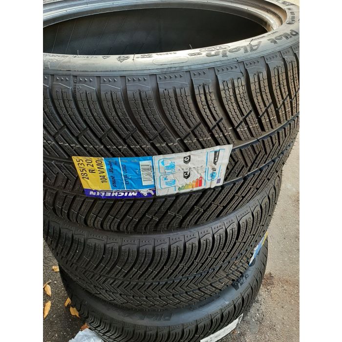 285/35/20 104v michelin 