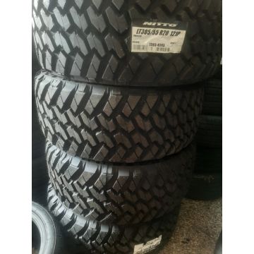 305/55/20 NITTO 121P
