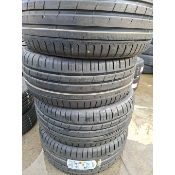 255/55/20 NOKIAN  110Y