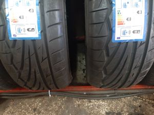 255/45/18 TOYO 99W