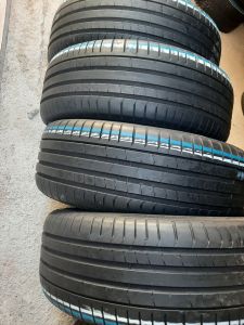 215/55/17 FALKEN 94V