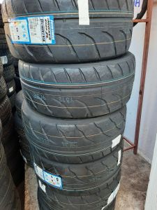 235/40/17 TOYO 94W