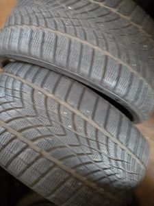 235/40/19 96W michelin