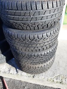 225/60/17  PIRELLI 99H