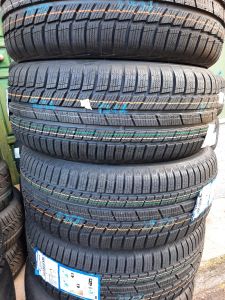 245/35/18 - 215/40/18 TOYO 95V - 92V