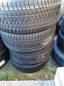 325/35/22 - 285/40/22 PIRELLI 114W - 110V