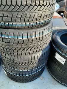 255/55/18 HANKOOK 109V