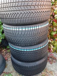 255/45/20  KUMHO 105V