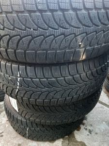 235/60/17 BRIDGESTONE 102H