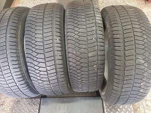 255/60/18 MICHELIN 112V