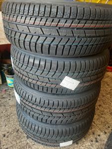 275/40/20 TOYO 106V