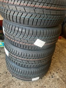 255/35/20  ARIVO 97V
