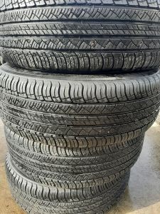 235/60/18 MICHELIN 107V