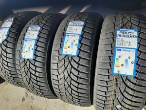 235/45/19 TOYO 98V