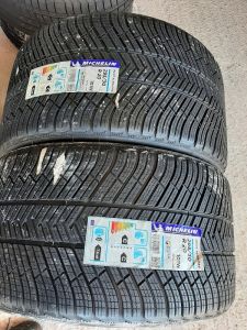 295/30/20 MICHELIN 101W