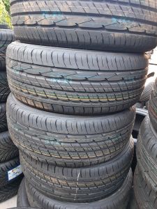 215/40/18 DUNLOP 89W