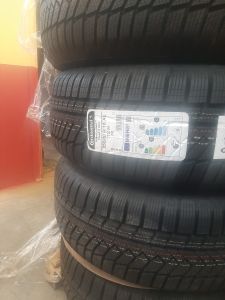 255/60/18  CONTINENTAL 112H