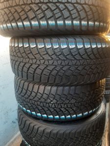 235/45/18 KUMHO 98V