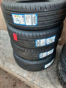 225/60/18 TOYO 104W