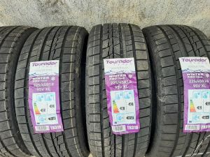 225/45/18  TOURADOR  95V