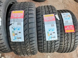 235/45/17 MOMO 97V
