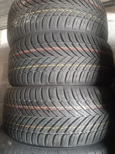 215/50/19 TOYO 93T