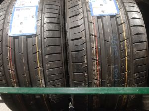 255/35/19 TOYO 96Y