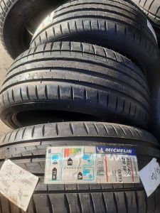 215/40/18 MICHELIN 89Y