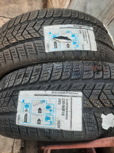 235/60/18  PIRELLI 103V