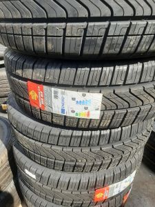 235/60/17 MOMO 106V