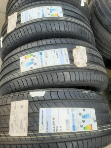 225/50/18 MICHELIN 99W