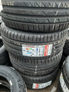 235/40/18 KUMHO 95Y