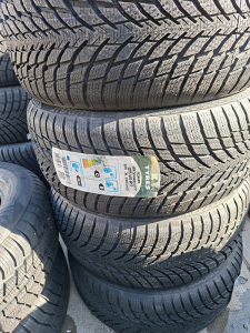 215/40/17 NOKIAN 87V
