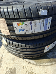 235/60/18 MICHELIN 107W