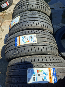 235/40/18 CEAT 95Y