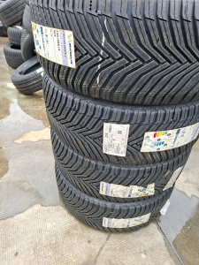 235/40/19 MICHELIN 96Y