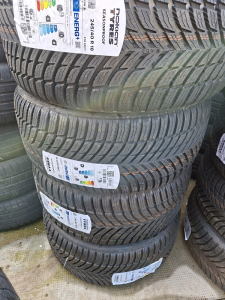 245/40/18 NOKIAN 97W