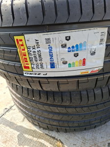 255/45/19  PIRELLI 104Y