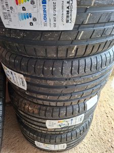 255/35/20 NOKIAN 97Y