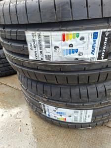 255/40/19  DUNLOP 100Y