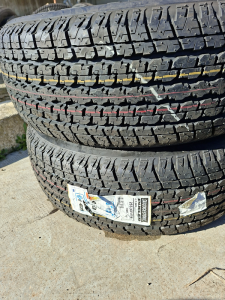 255/60/18 BRIDGESTONE 108H