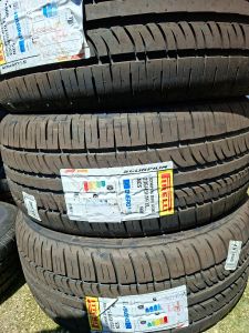 235/45/19  PIRELLI 99V