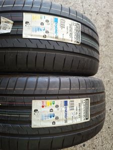 245/40/21 BRIDGESTONE 100Y