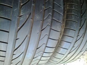 285/40 R19  BRIDGESTONE 103Y