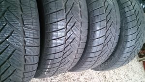 275/55R19  DUNLOP 111H