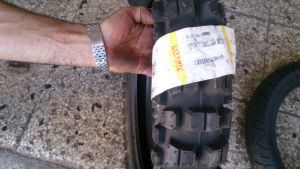 120/90R17 PIRELLI 64R