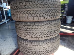 235/55/18 MICHELIN 104H