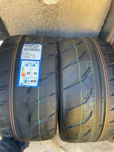 265/35/18 TOYO 97Y