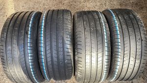 275/40/20 BRIDGESTONE 106W