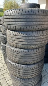 255/40/20 BRIDGESTONE 101Y